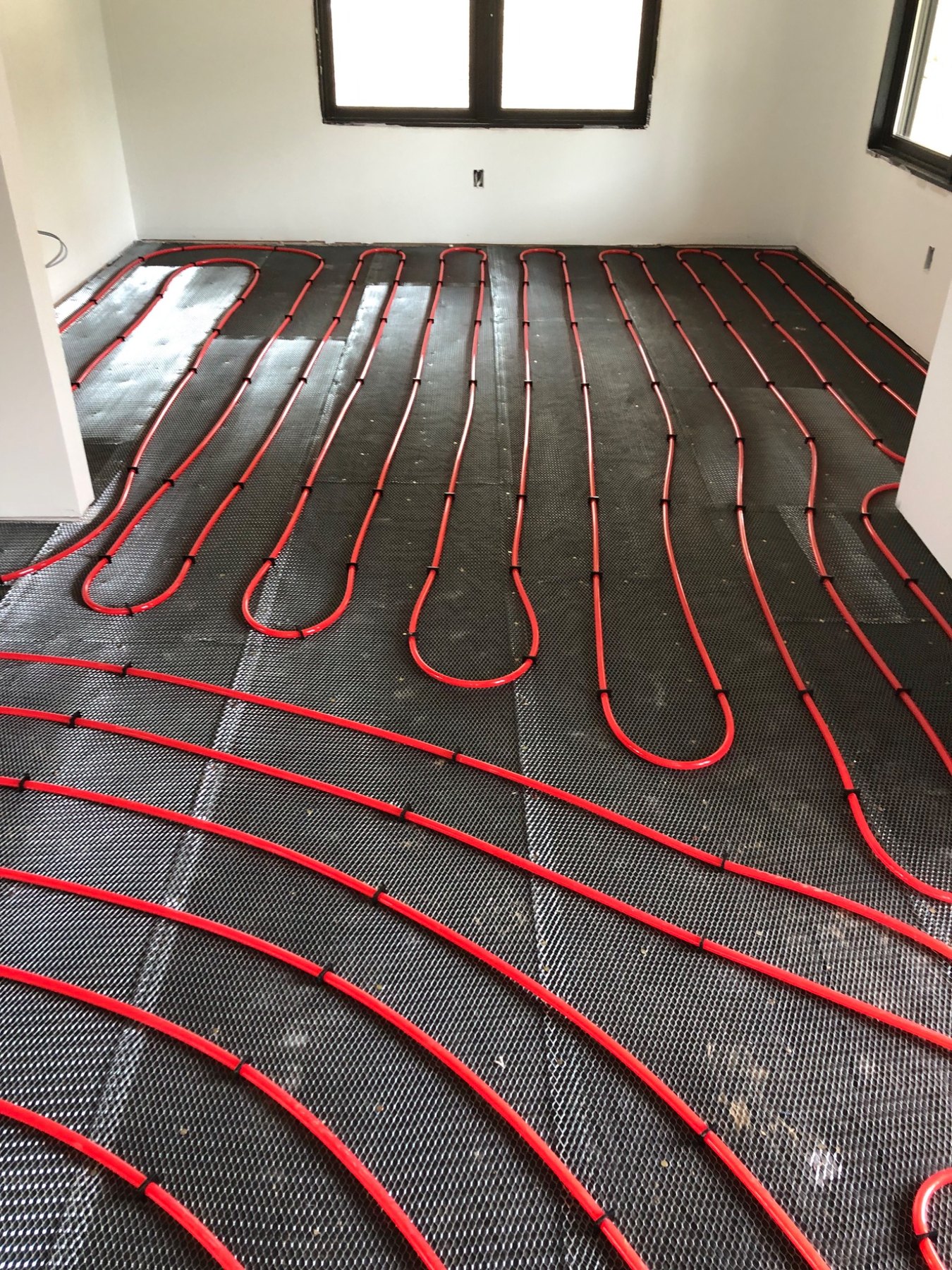 Radiant heat floor installation